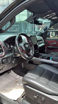 RAM 1500 5.7 V8 GASOLINA REBEL CD 4X4 AUTOMÁTICO